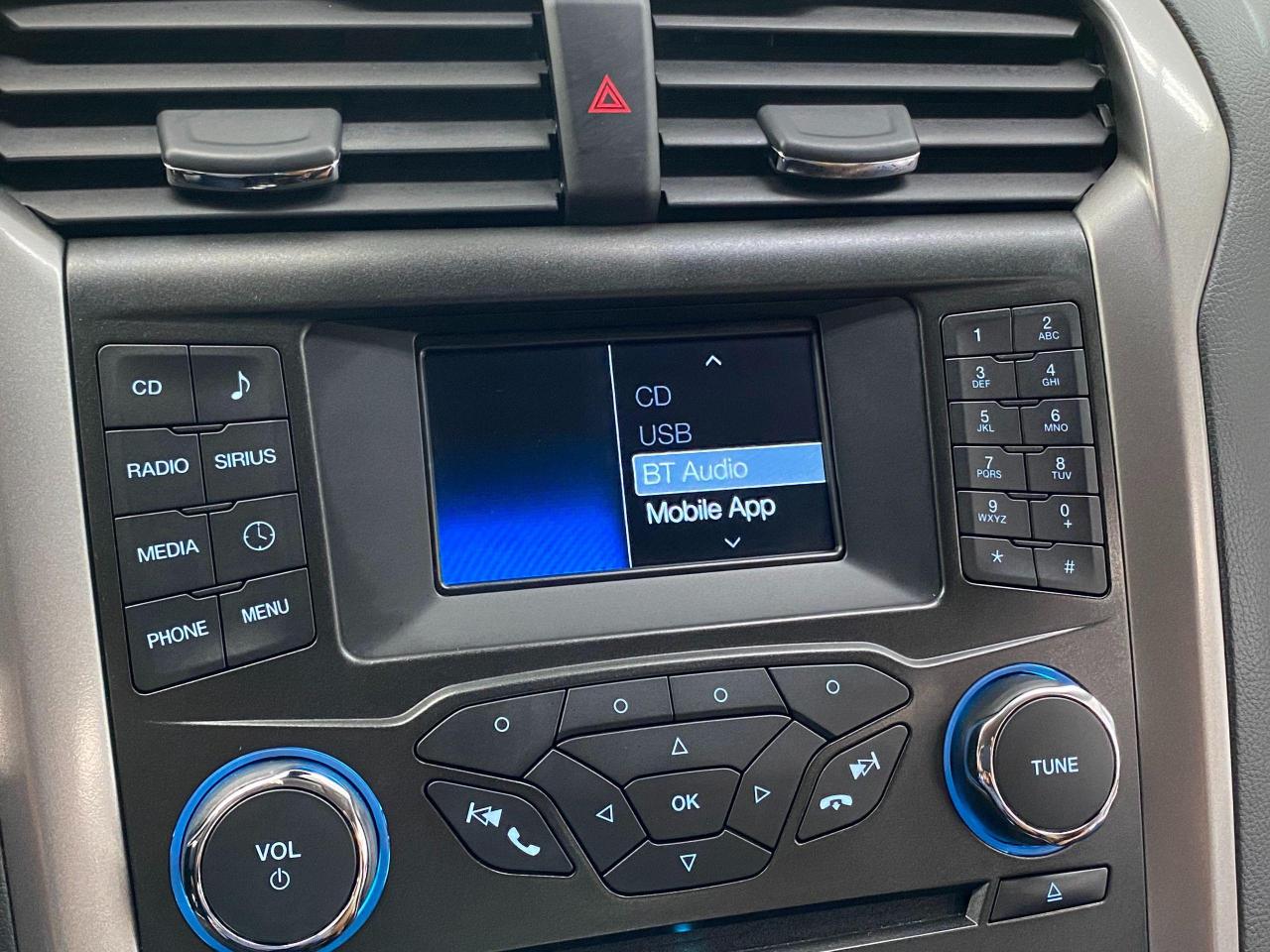 2018 Ford Fusion SE TECH+Blind Spot+Lane Keep Assist+ACCIDENT FREE - Photo #31
