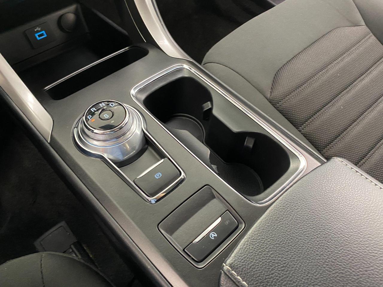 2018 Ford Fusion SE TECH+Blind Spot+Lane Keep Assist+ACCIDENT FREE - Photo #35