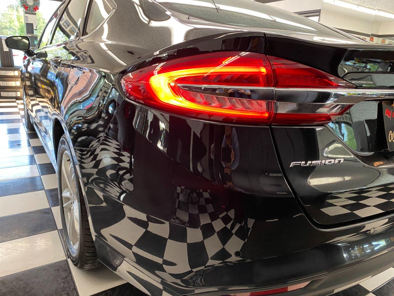 2018 Ford Fusion SE TECH+Blind Spot+Lane Keep Assist+ACCIDENT FREE - Photo #39
