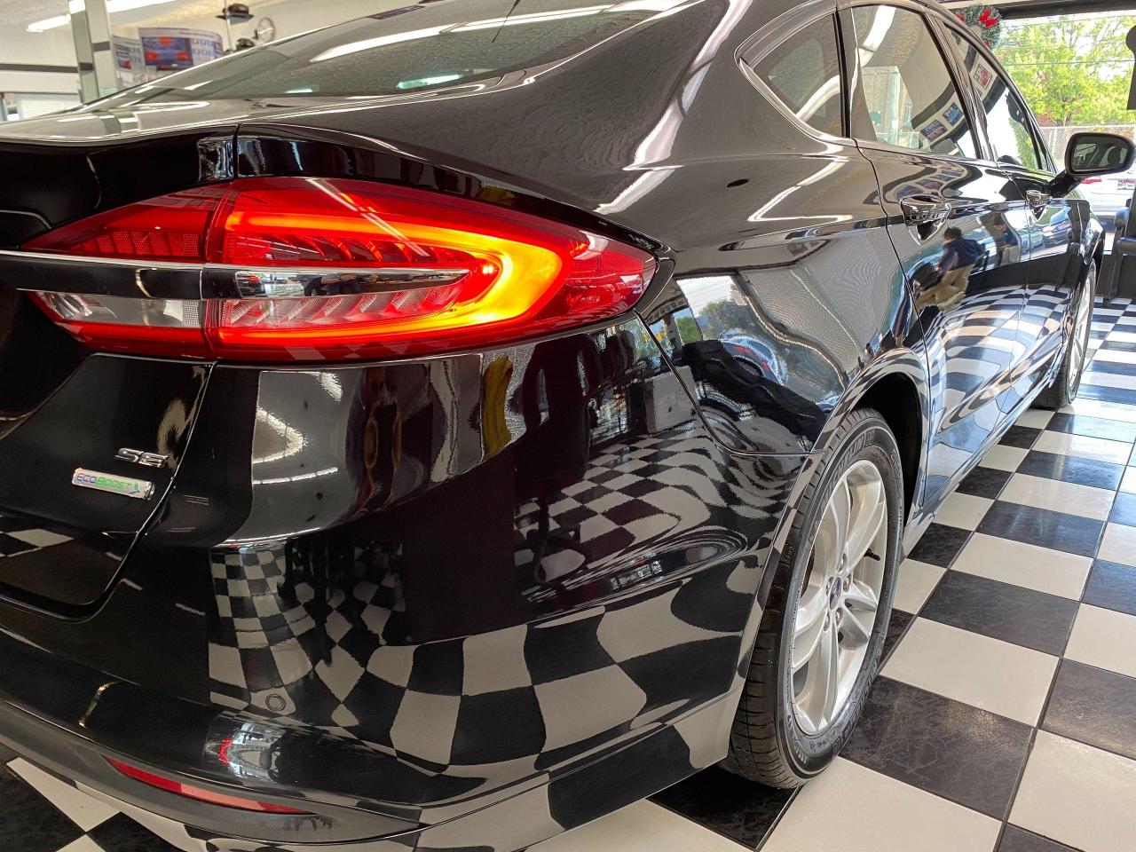 2018 Ford Fusion SE TECH+Blind Spot+Lane Keep Assist+ACCIDENT FREE - Photo #40