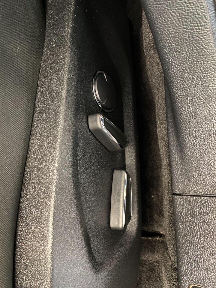 2018 Ford Fusion SE TECH+Blind Spot+Lane Keep Assist+ACCIDENT FREE - Photo #43
