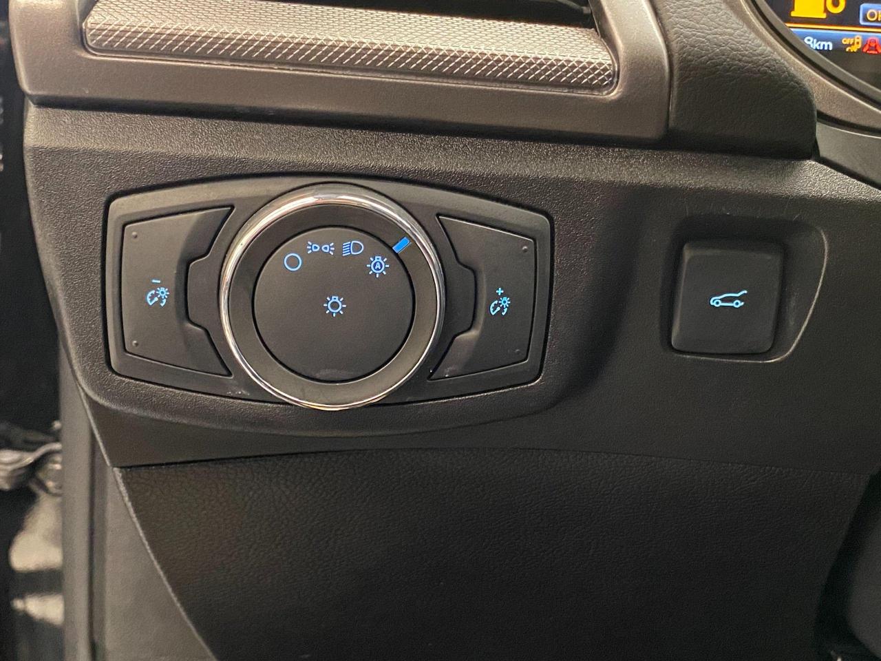 2018 Ford Fusion SE TECH+Blind Spot+Lane Keep Assist+ACCIDENT FREE - Photo #55