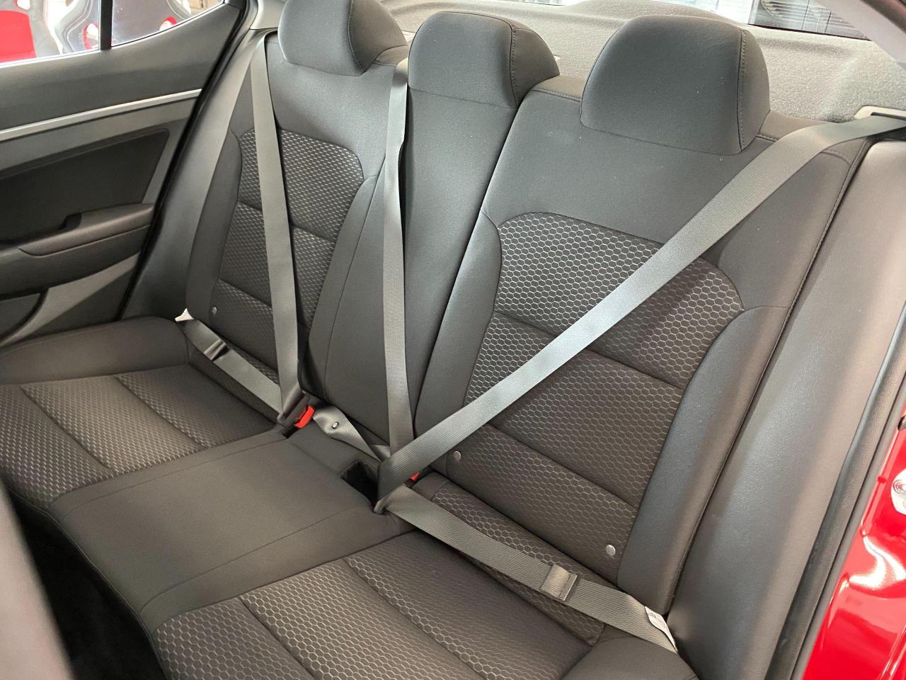 2019 Hyundai Elantra Preferred+Camera+Apple Play+7000 KMs+ACCIDENT FREE - Photo #24