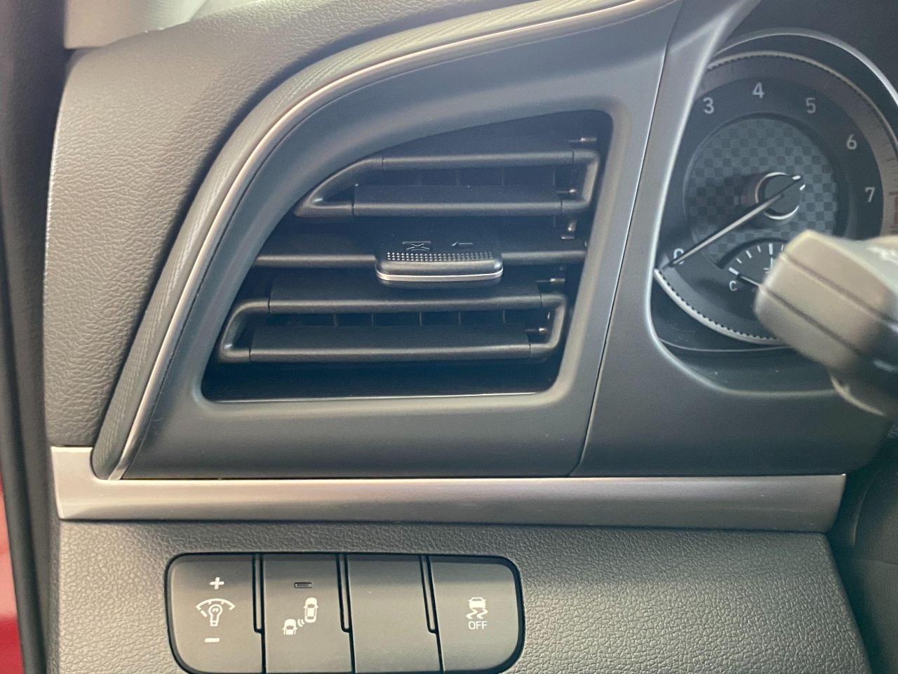 2019 Hyundai Elantra Preferred+Camera+Apple Play+7000 KMs+ACCIDENT FREE - Photo #54