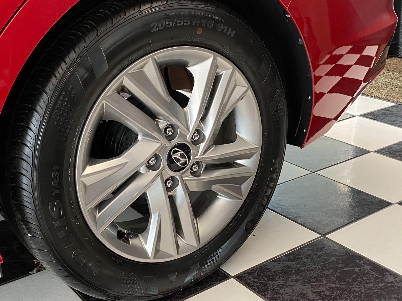 2019 Hyundai Elantra Preferred+Camera+Apple Play+7000 KMs+ACCIDENT FREE - Photo #59
