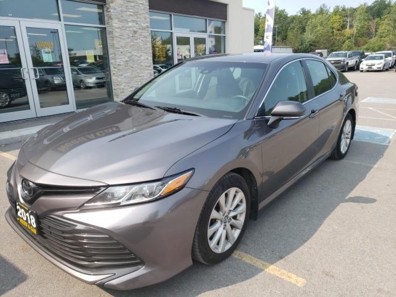 Used 2018 Toyota Camry LE for sale in Trenton, ON