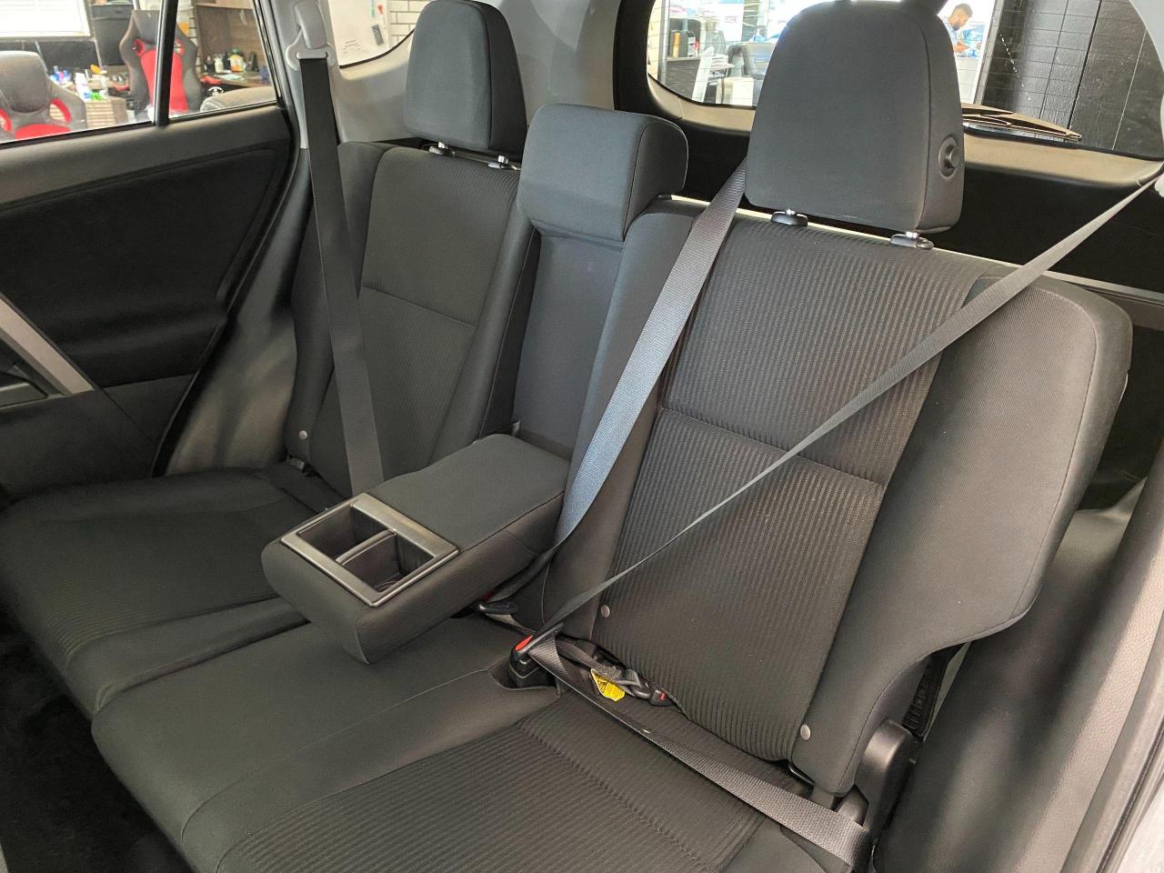2018 Toyota RAV4 LE+Toyota Sense+Heated Seats+ACCIDENT FREE - Photo #24