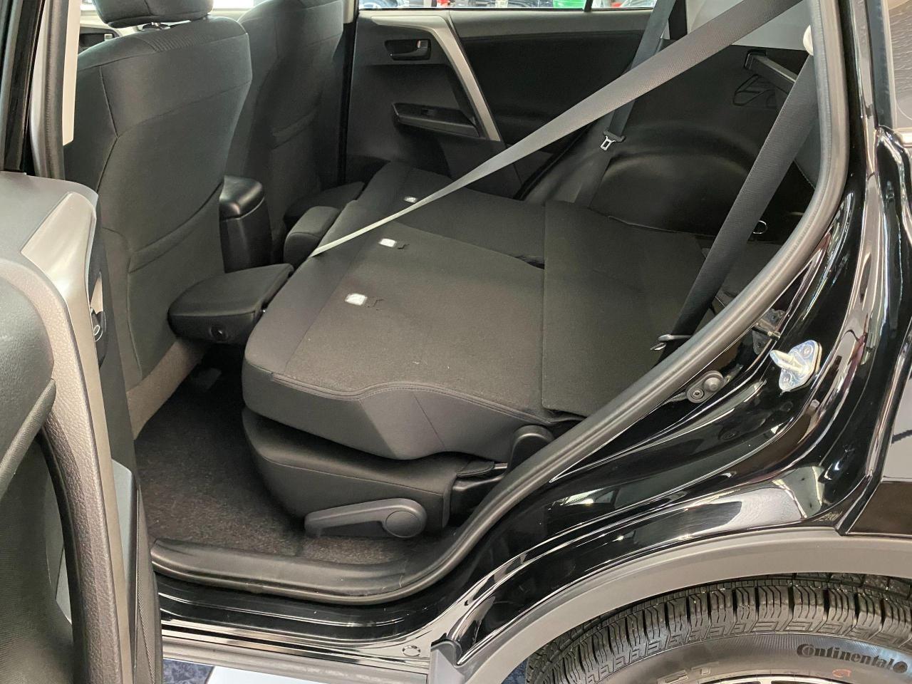 2018 Toyota RAV4 LE+Toyota Sense+Heated Seats+ACCIDENT FREE - Photo #25