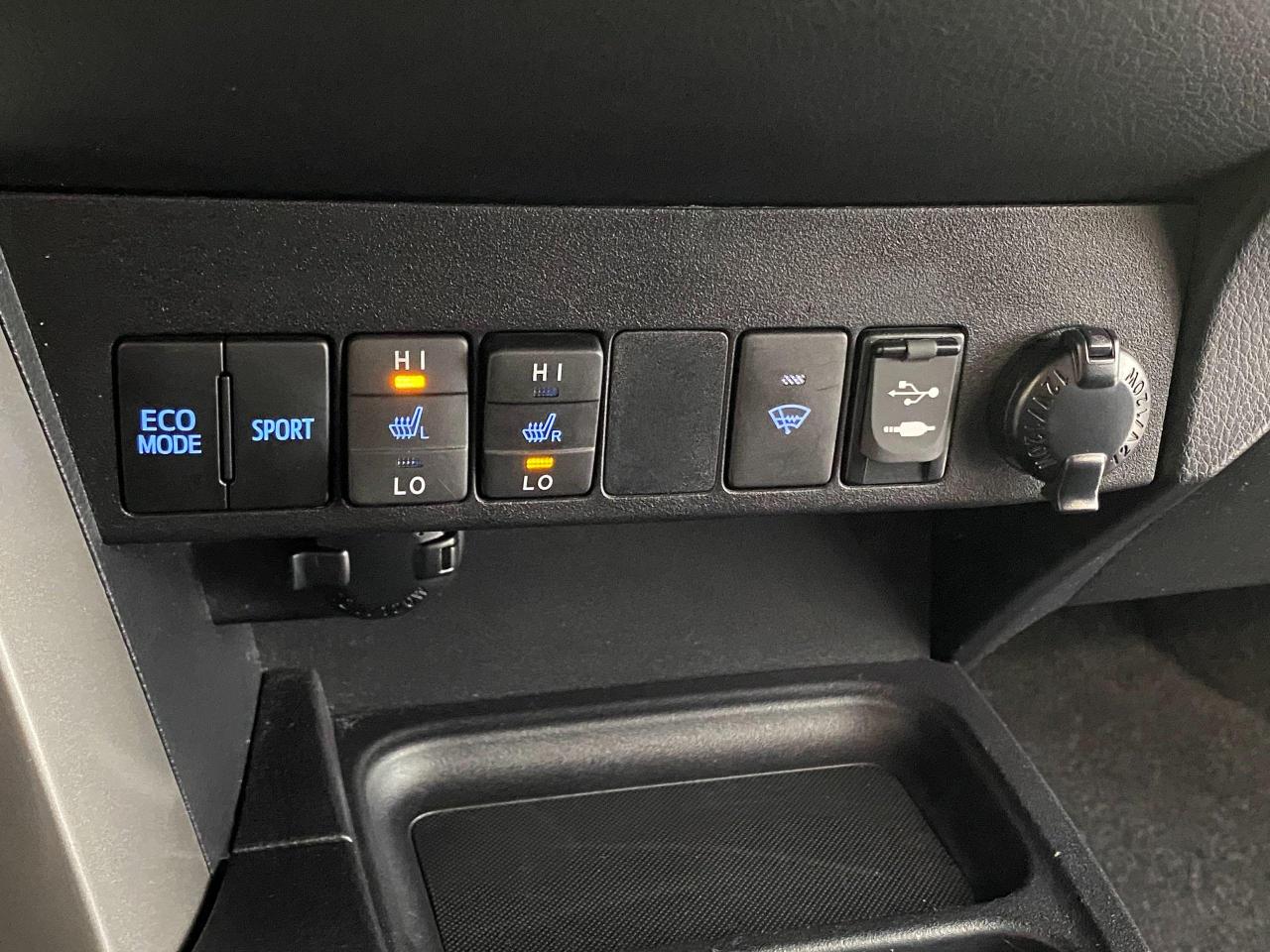 2018 Toyota RAV4 LE+Toyota Sense+Heated Seats+ACCIDENT FREE - Photo #35