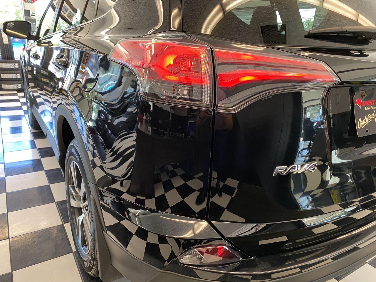 2018 Toyota RAV4 LE+Toyota Sense+Heated Seats+ACCIDENT FREE - Photo #39