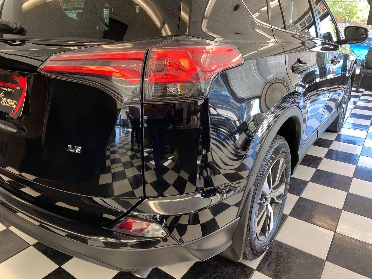 2018 Toyota RAV4 LE+Toyota Sense+Heated Seats+ACCIDENT FREE - Photo #40