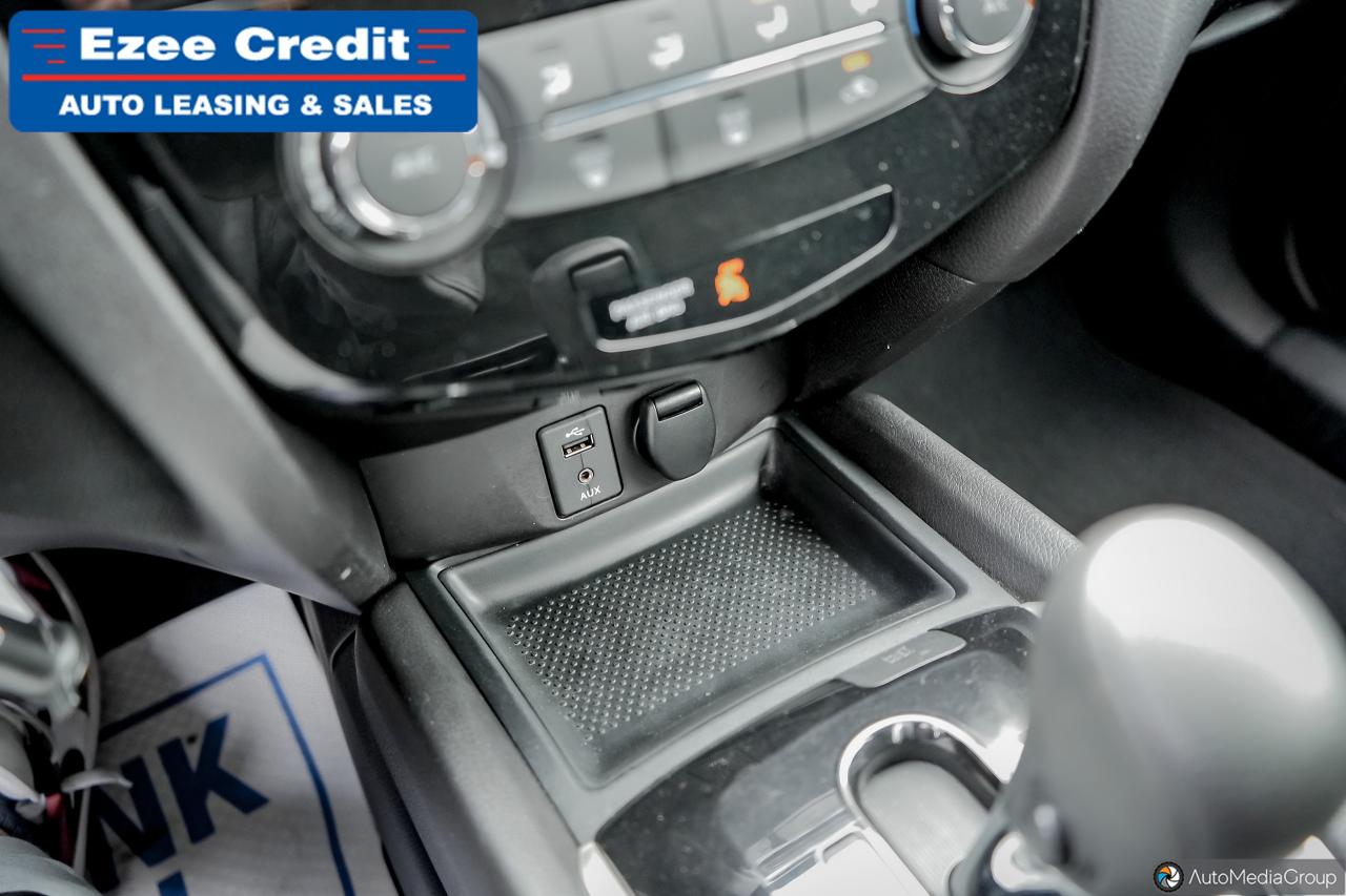 2016 Nissan Rogue SV Photo