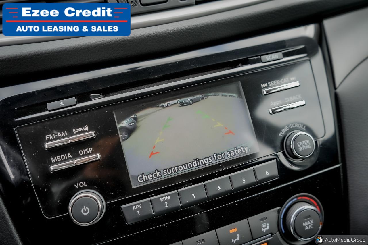 2016 Nissan Rogue SV Photo