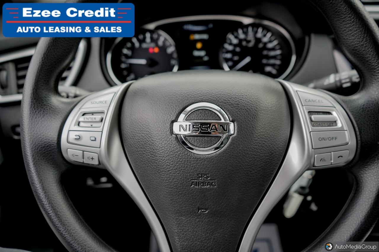 2016 Nissan Rogue SV Photo