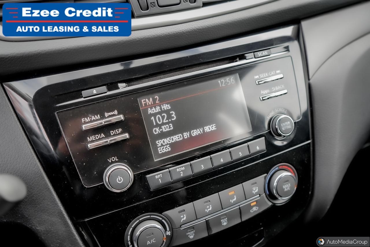 2016 Nissan Rogue SV Photo