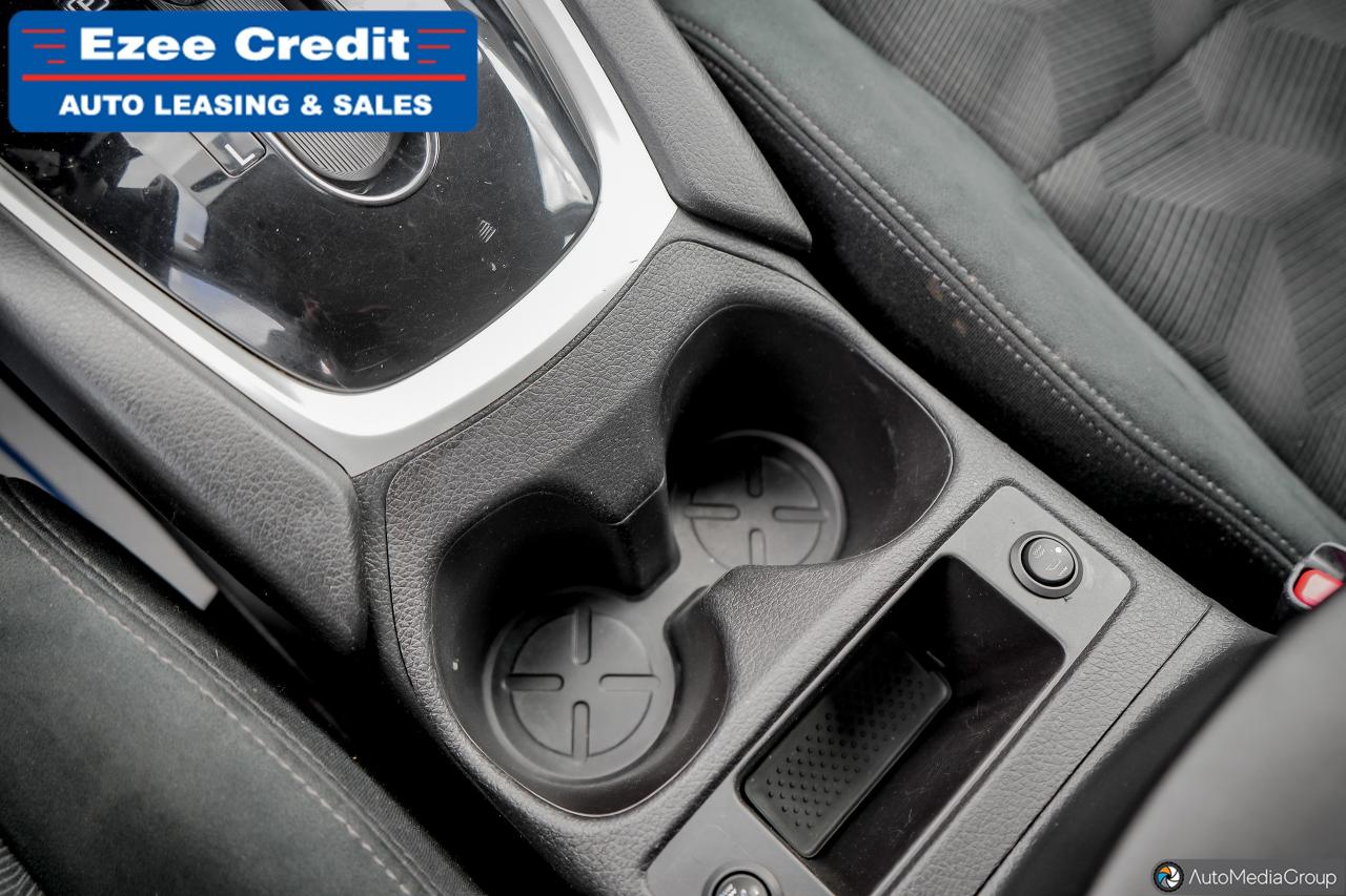 2016 Nissan Rogue SV Photo