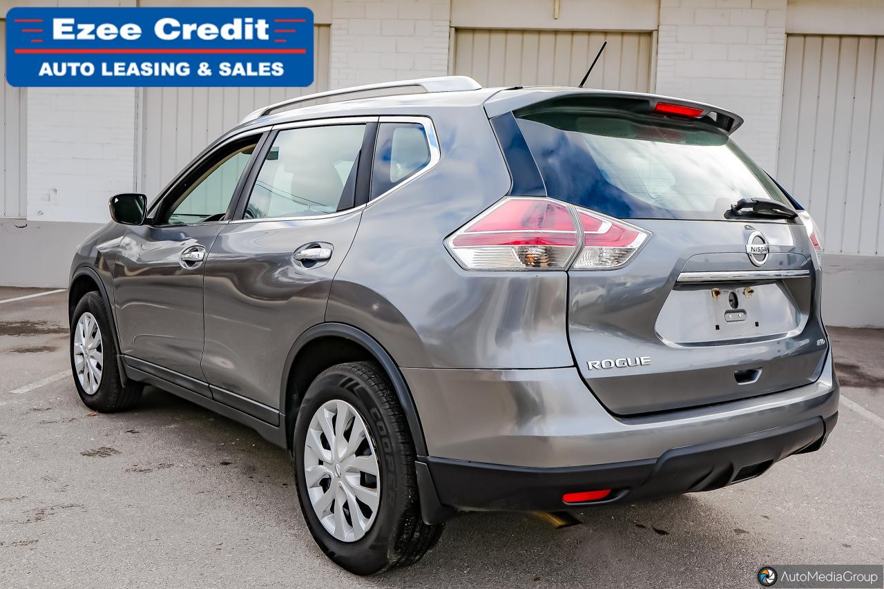 2016 Nissan Rogue SV Photo