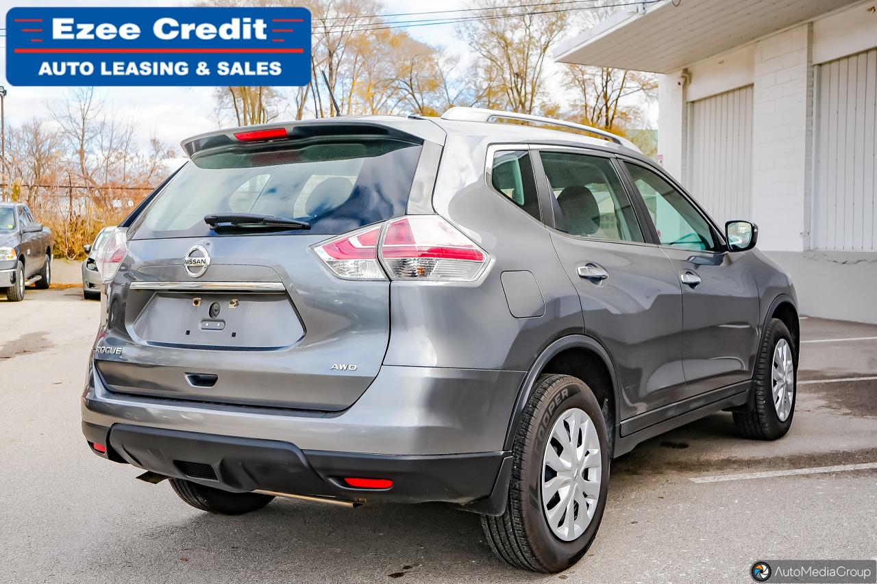 2016 Nissan Rogue SV Photo