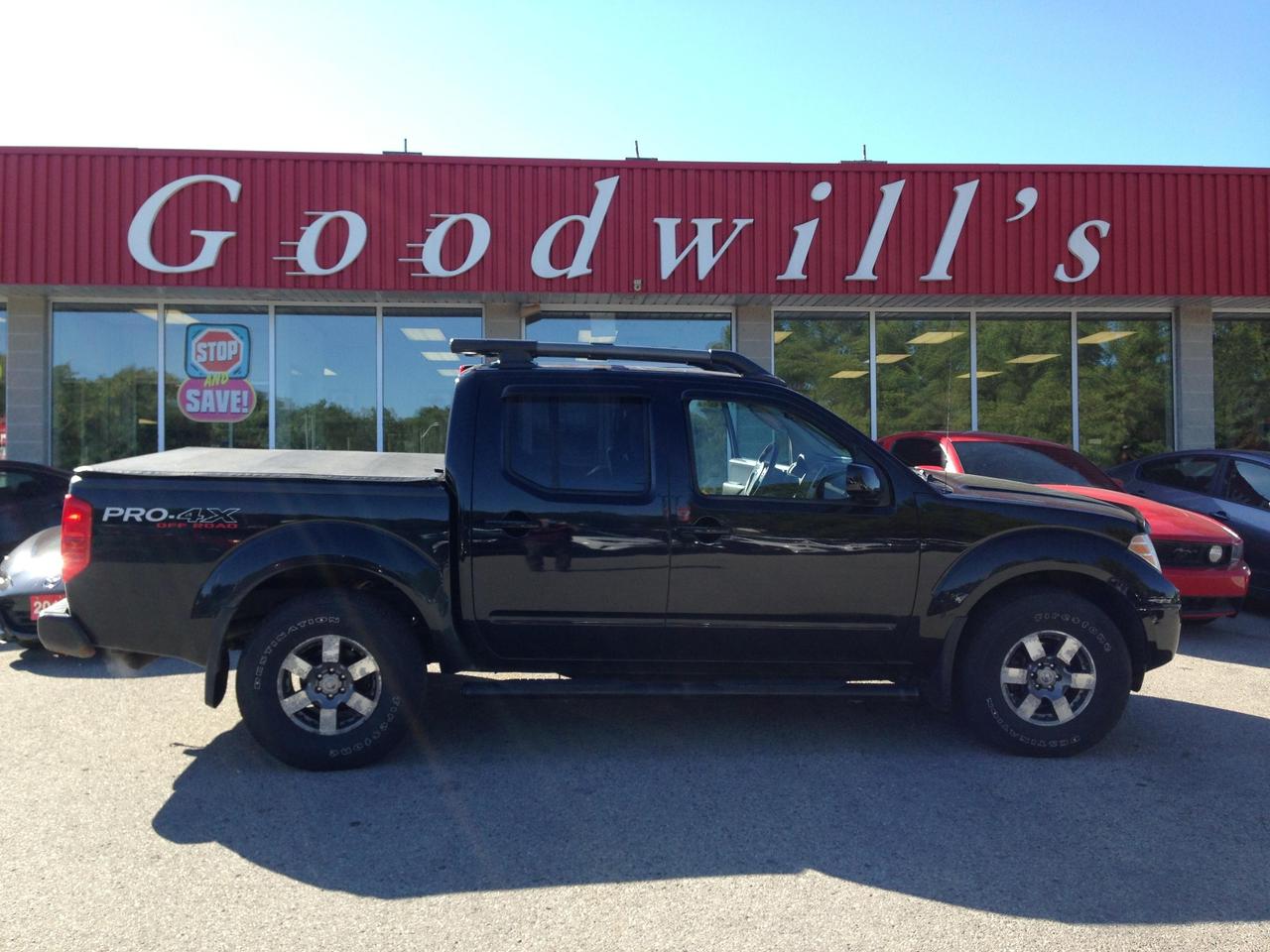 Used 2011 Nissan Frontier PRO 4X! SUNROOF! for Sale in Aylmer, Ontario
