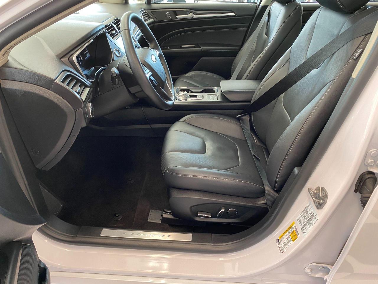 2019 Ford Fusion Hybrid Titanium+Nav+Cooled Seats+Tech PKG+Accident Free - Photo #16