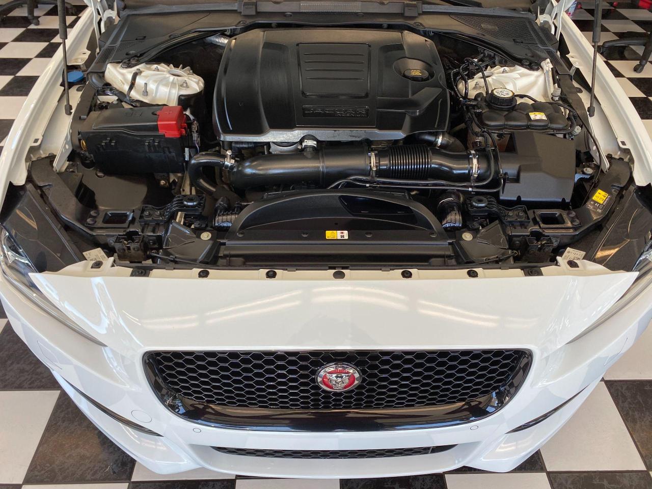 2018 Jaguar XE R-Sport AWD+Lane Keep Assist+ACCIDENT FREE - Photo #7