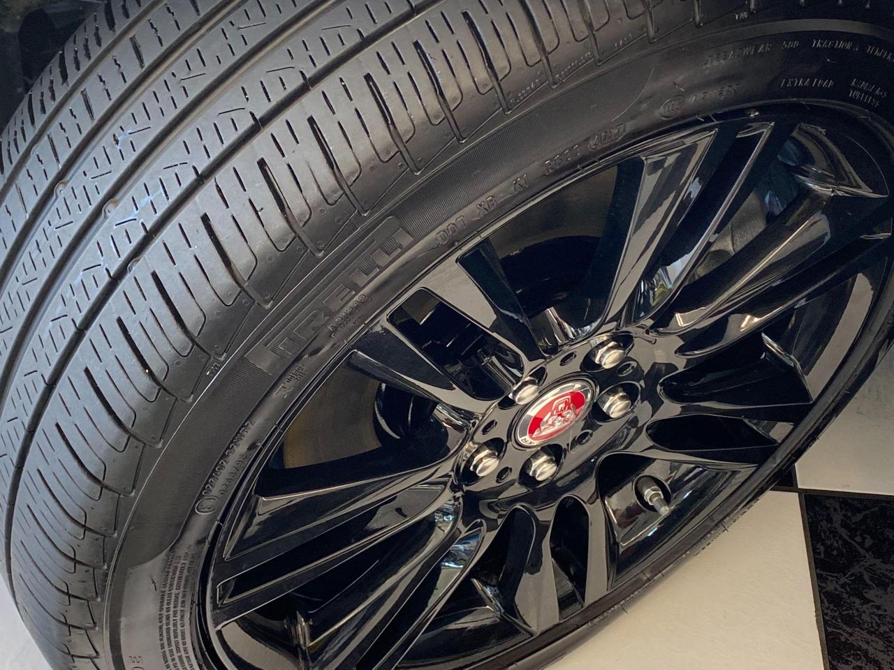 2018 Jaguar XE R-Sport AWD+Lane Keep Assist+ACCIDENT FREE - Photo #12