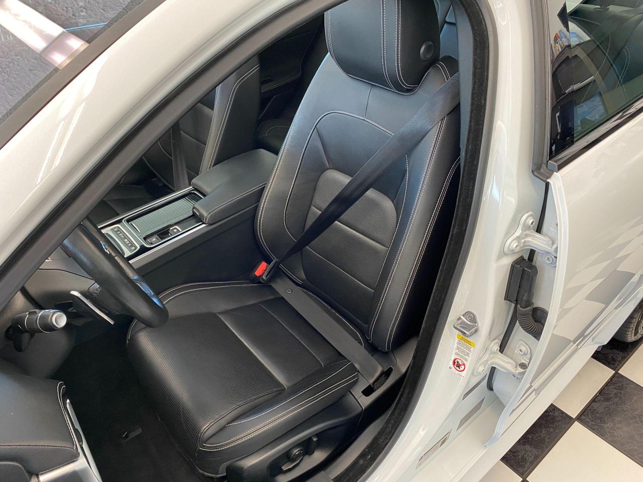2018 Jaguar XE R-Sport AWD+Lane Keep Assist+ACCIDENT FREE - Photo #20