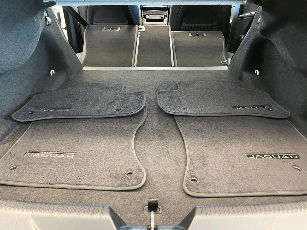 2018 Jaguar XE R-Sport AWD+Lane Keep Assist+ACCIDENT FREE - Photo #27