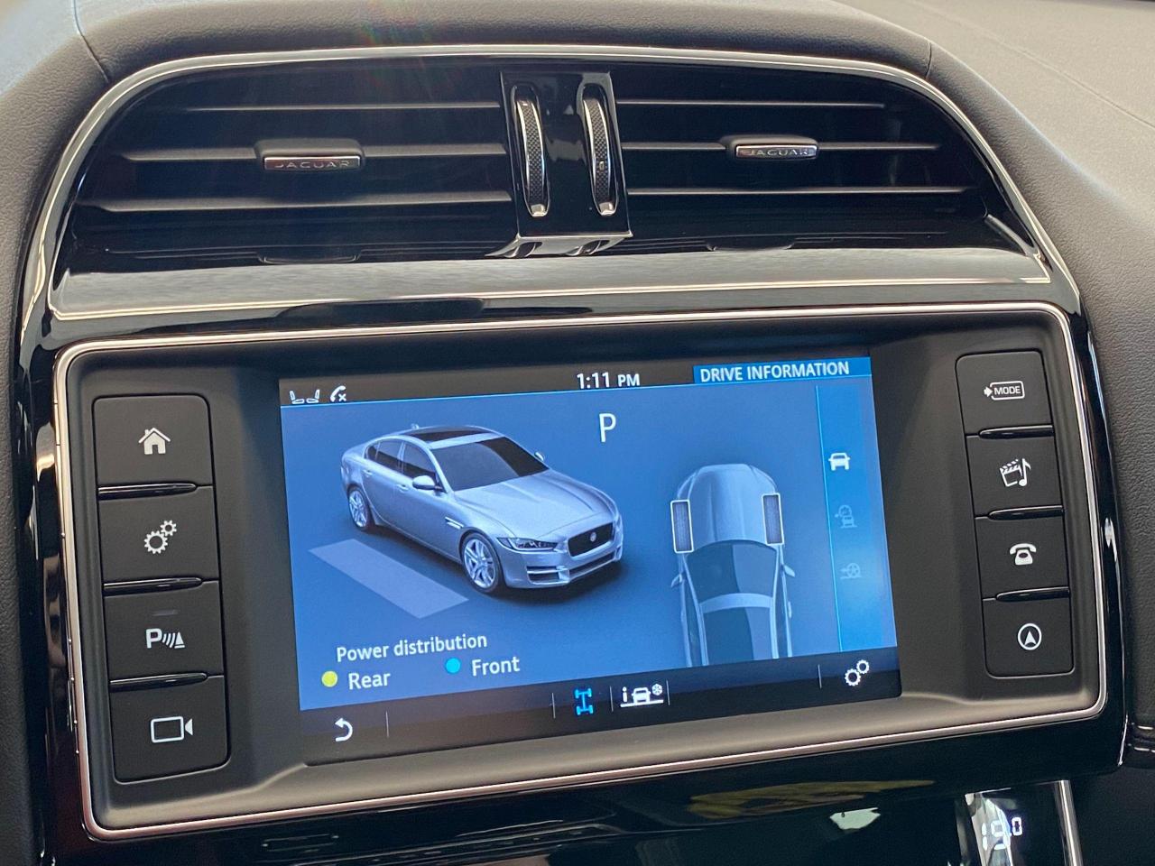 2018 Jaguar XE R-Sport AWD+Lane Keep Assist+ACCIDENT FREE - Photo #35