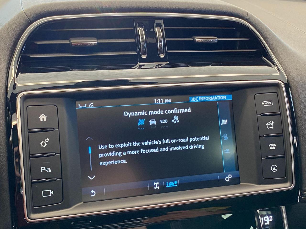 2018 Jaguar XE R-Sport AWD+Lane Keep Assist+ACCIDENT FREE - Photo #37