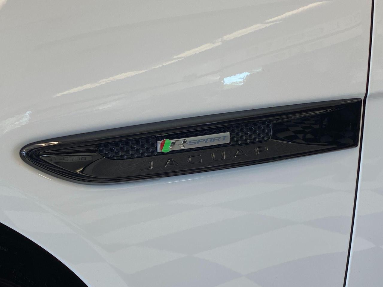 2018 Jaguar XE R-Sport AWD+Lane Keep Assist+ACCIDENT FREE - Photo #60