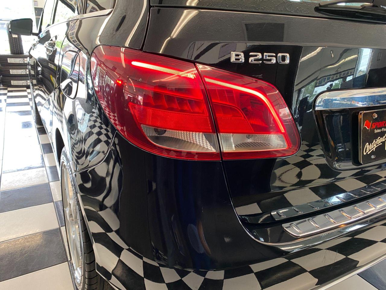 2015 Mercedes-Benz B-Class B250 Sports Tourer+New Tires & Brakes+Heated Seats - Photo #38