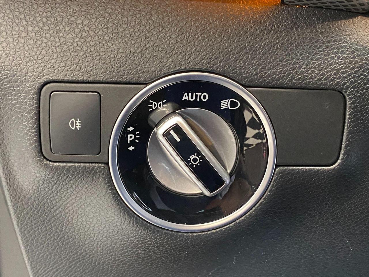 2015 Mercedes-Benz B-Class B250 Sports Tourer+New Tires & Brakes+Heated Seats - Photo #52