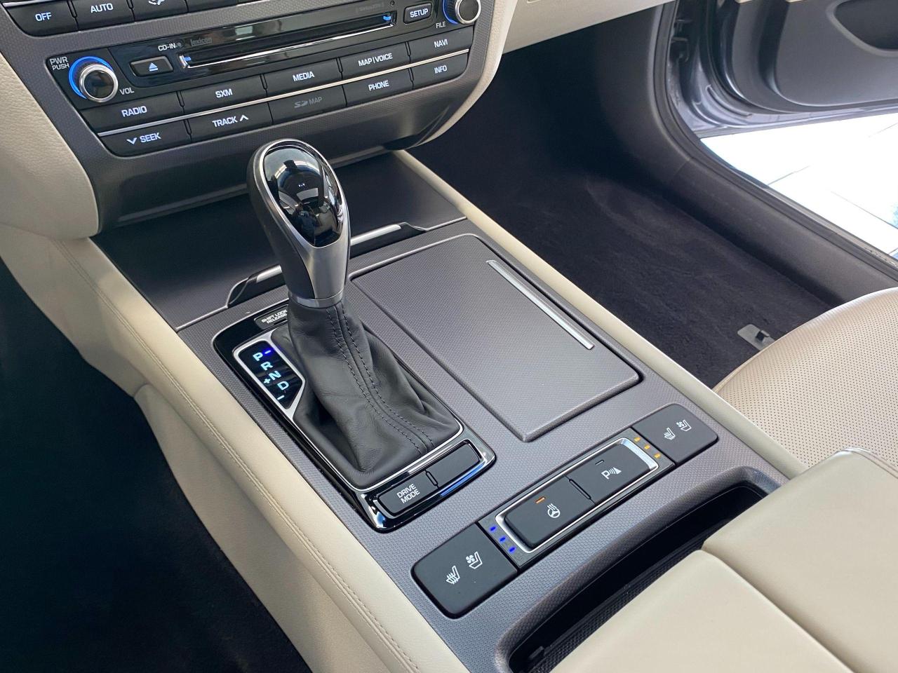 2016 Hyundai Genesis Luxury+Cooled Seats+Apple Play+Roof+ACCIDENT FREE - Photo #37
