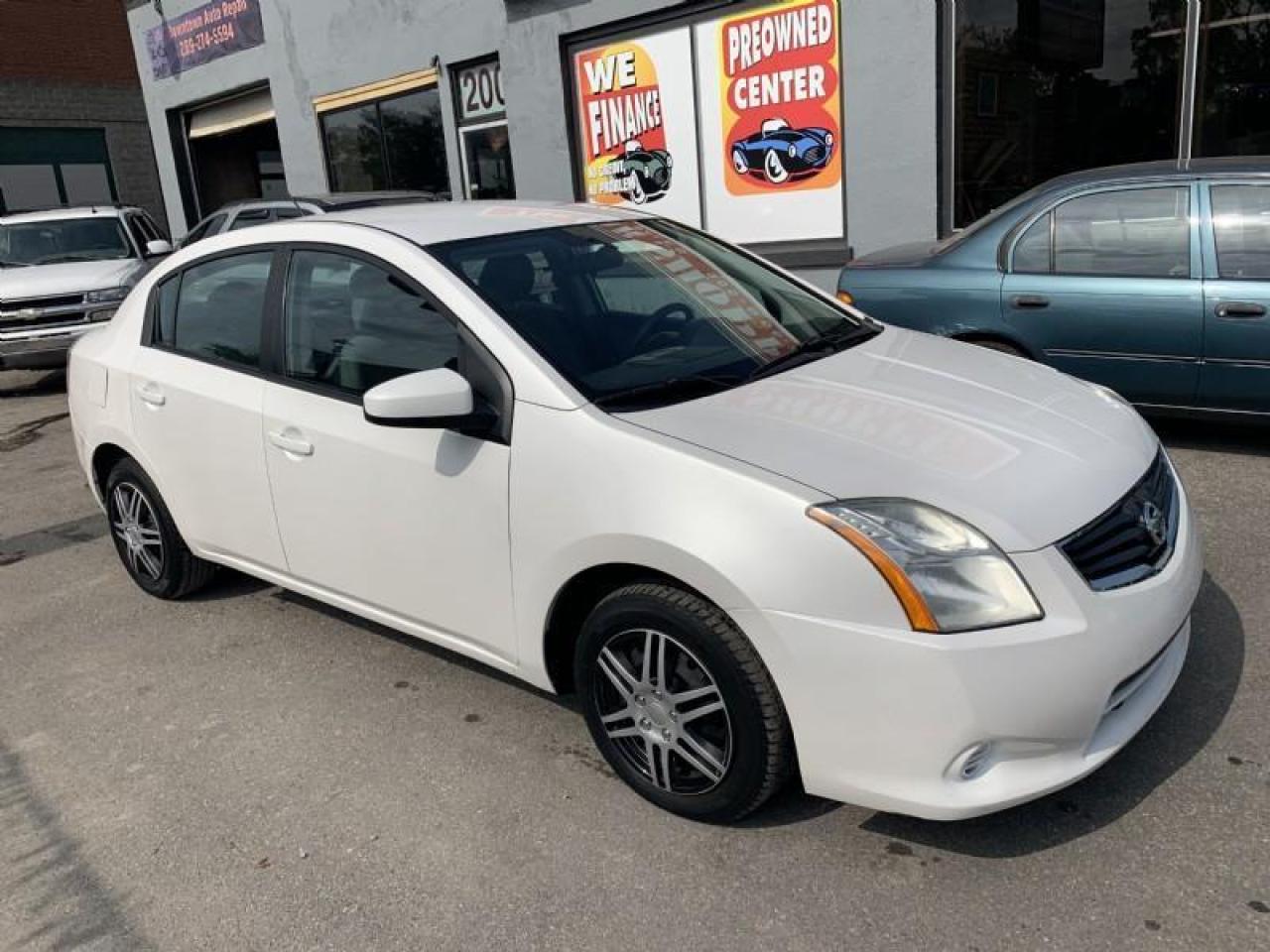 2010 Nissan Sentra 2.0 Photo