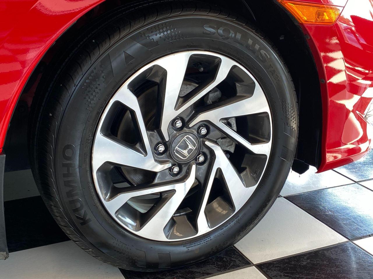 2019 Honda Civic EX+Lane Keep+Camera+Apple Play+Roof+Accident Free - Photo #62
