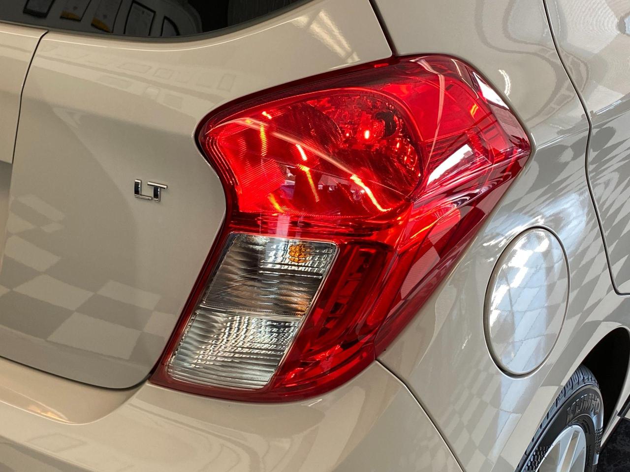 2019 Chevrolet Spark LT+Apple Play+Camera *LOW KMS* ACCIDENT FREE - Photo #65
