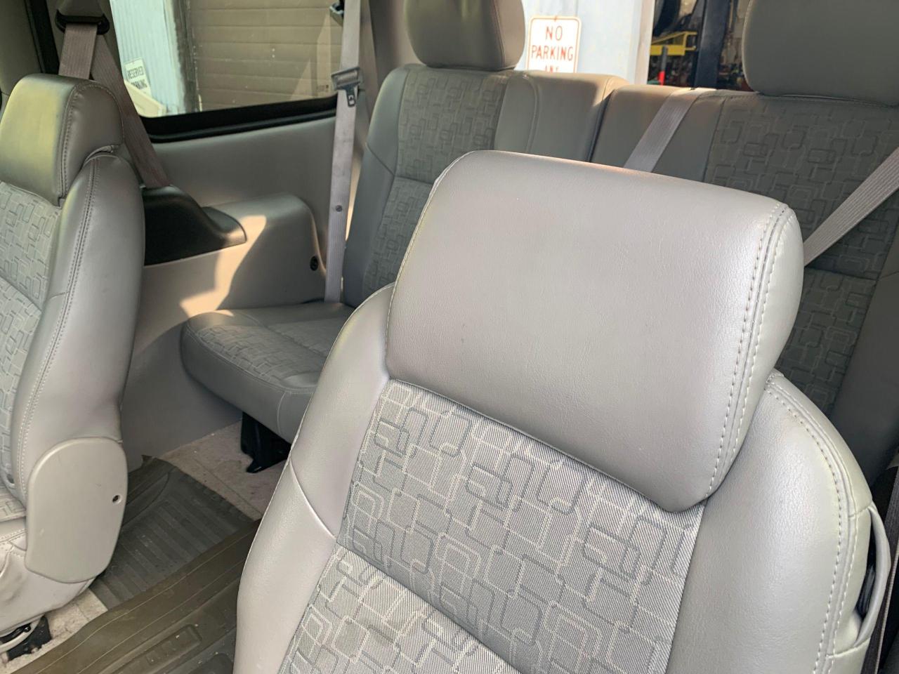 2006 Pontiac Montana w/1SB,CERTIFIED,1 Owner,No Accidenrts,Clean Van Photo