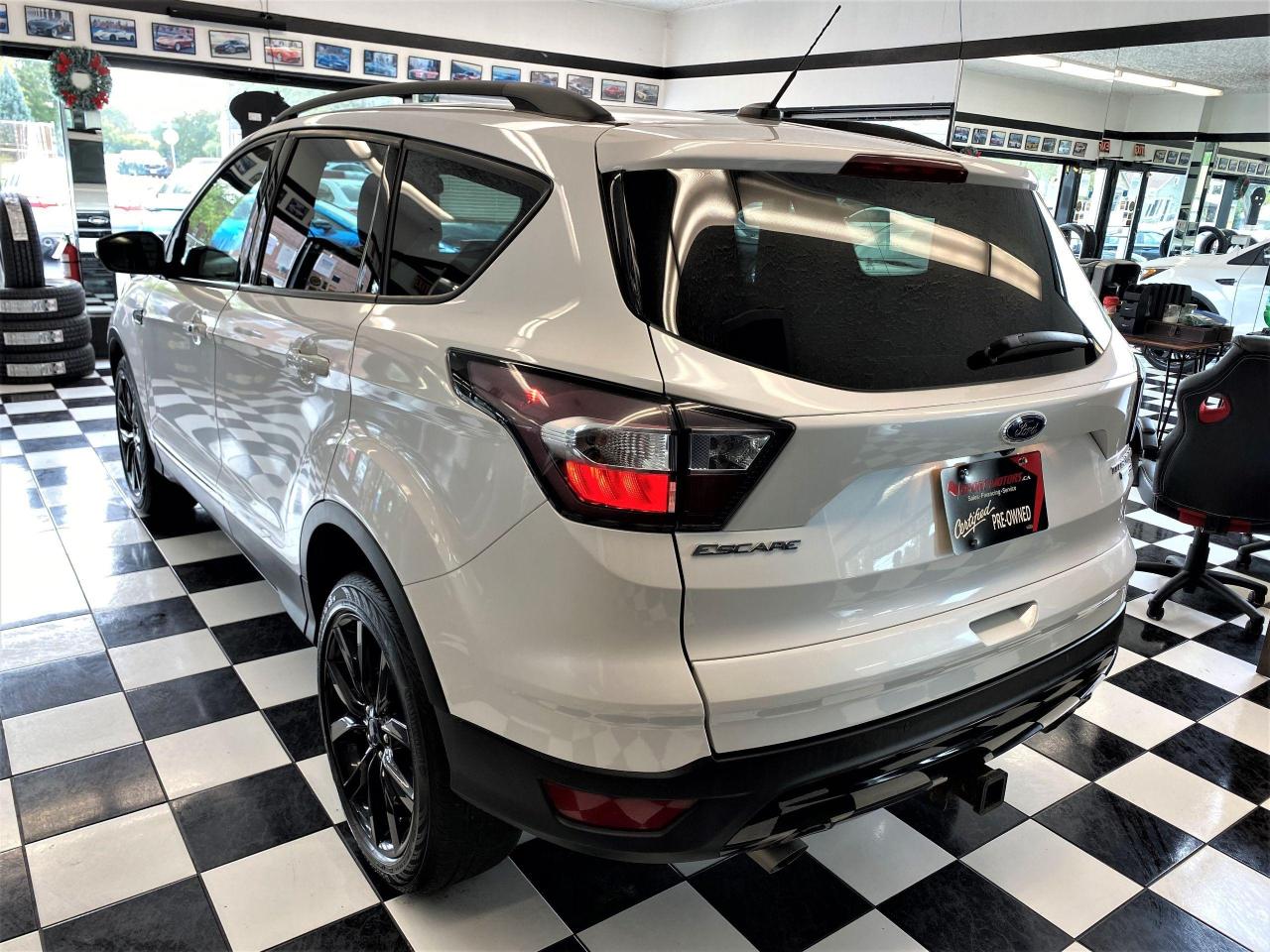 2017 Ford Escape Titanium AWD+Roof+BSM+GPS+Apple Play+ACCIDENT FREE - Photo #2
