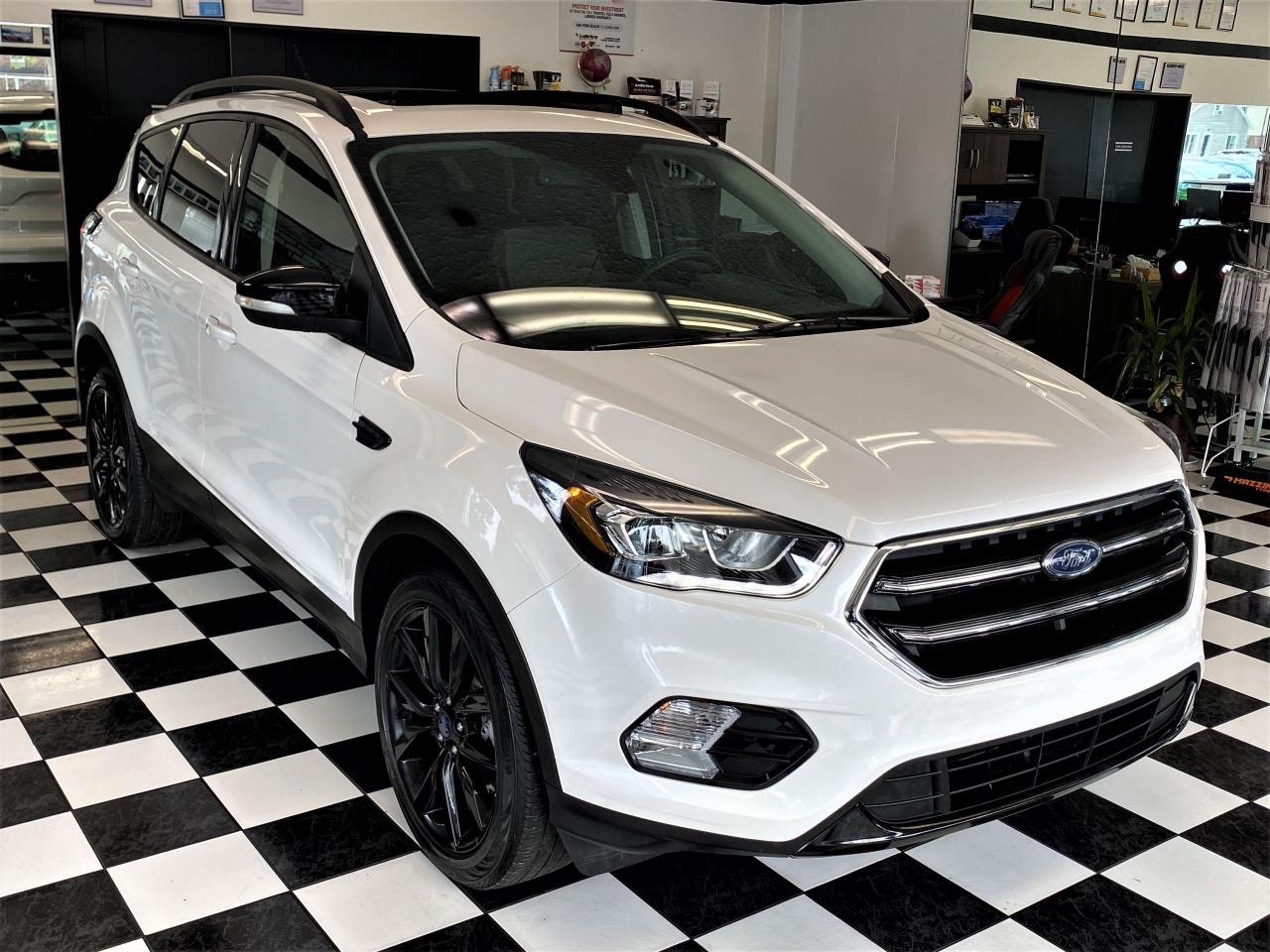 2017 Ford Escape Titanium AWD+Roof+BSM+GPS+Apple Play+ACCIDENT FREE - Photo #5