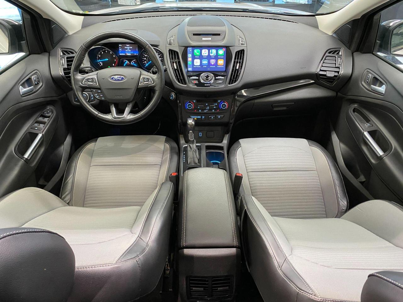 2017 Ford Escape Titanium AWD+Roof+BSM+GPS+Apple Play+ACCIDENT FREE - Photo #8