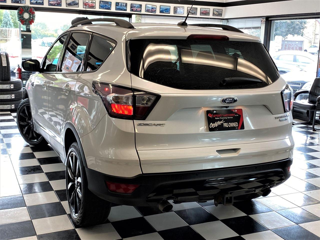 2017 Ford Escape Titanium AWD+Roof+BSM+GPS+Apple Play+ACCIDENT FREE - Photo #14