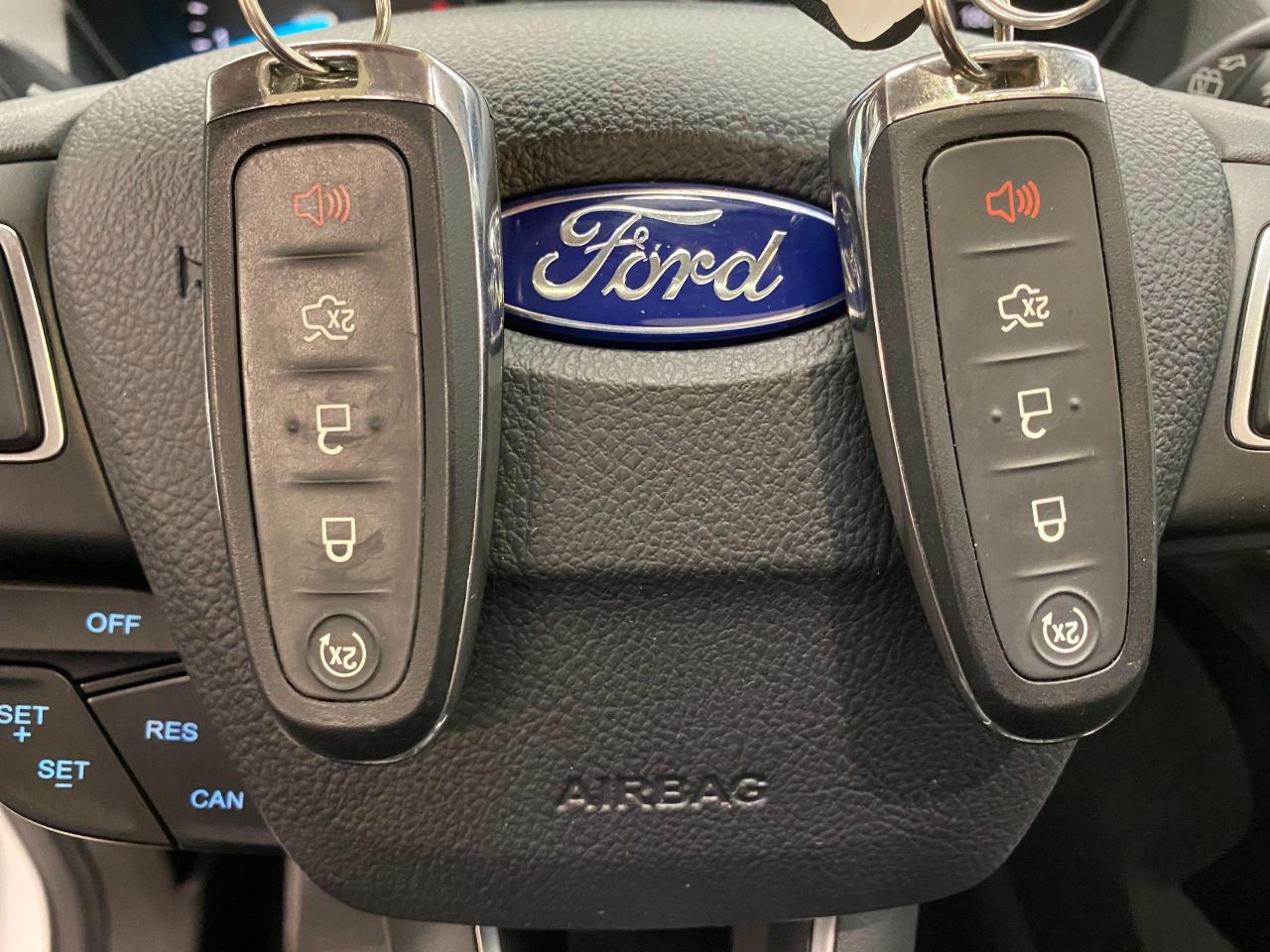2017 Ford Escape Titanium AWD+Roof+BSM+GPS+Apple Play+ACCIDENT FREE - Photo #16