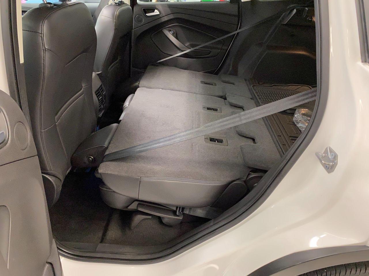 2017 Ford Escape Titanium AWD+Roof+BSM+GPS+Apple Play+ACCIDENT FREE - Photo #26