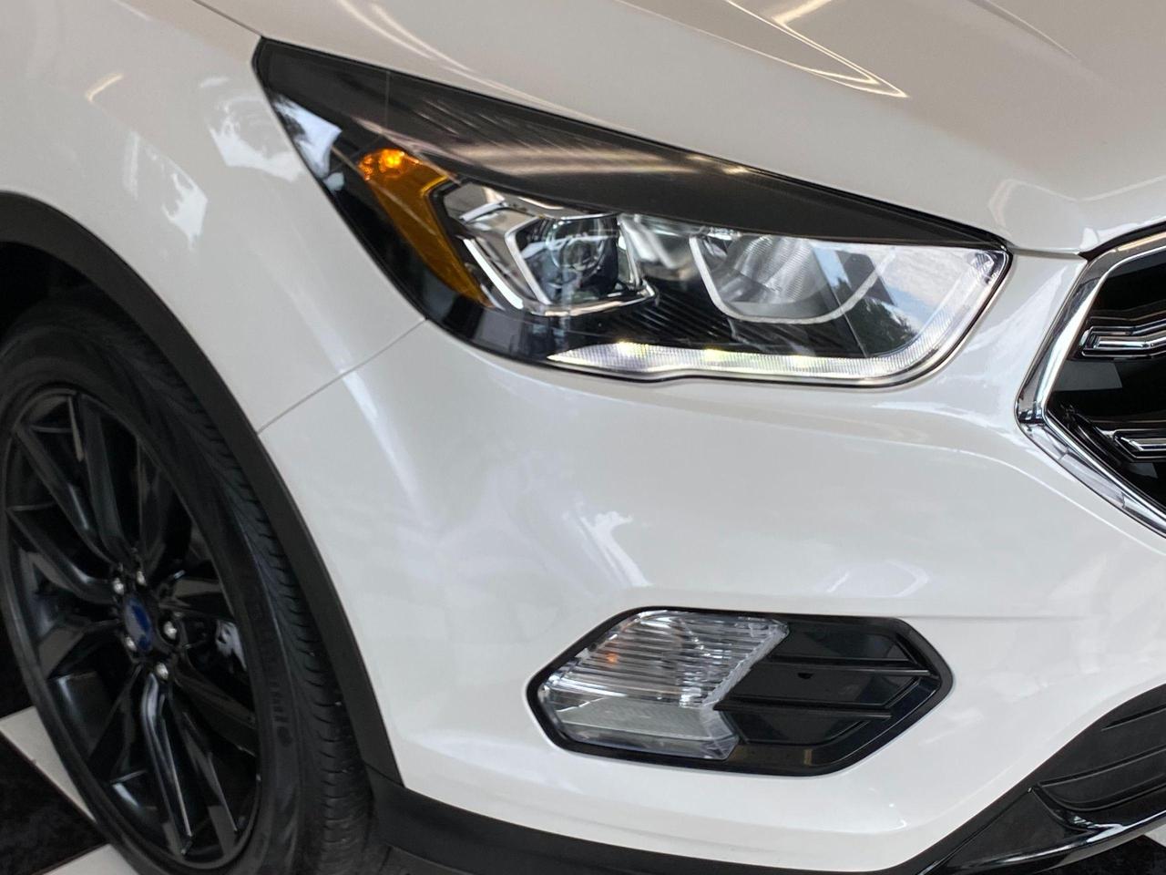 2017 Ford Escape Titanium AWD+Roof+BSM+GPS+Apple Play+ACCIDENT FREE - Photo #37