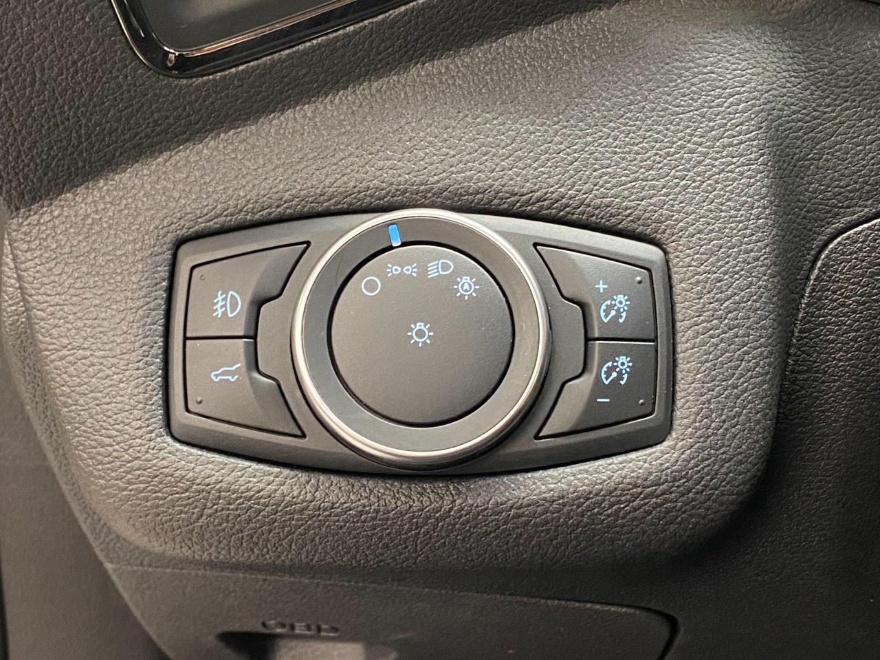 2017 Ford Escape Titanium AWD+Roof+BSM+GPS+Apple Play+ACCIDENT FREE - Photo #55