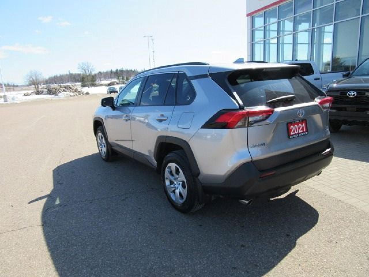 2021 Toyota RAV4 LE - Photo #8