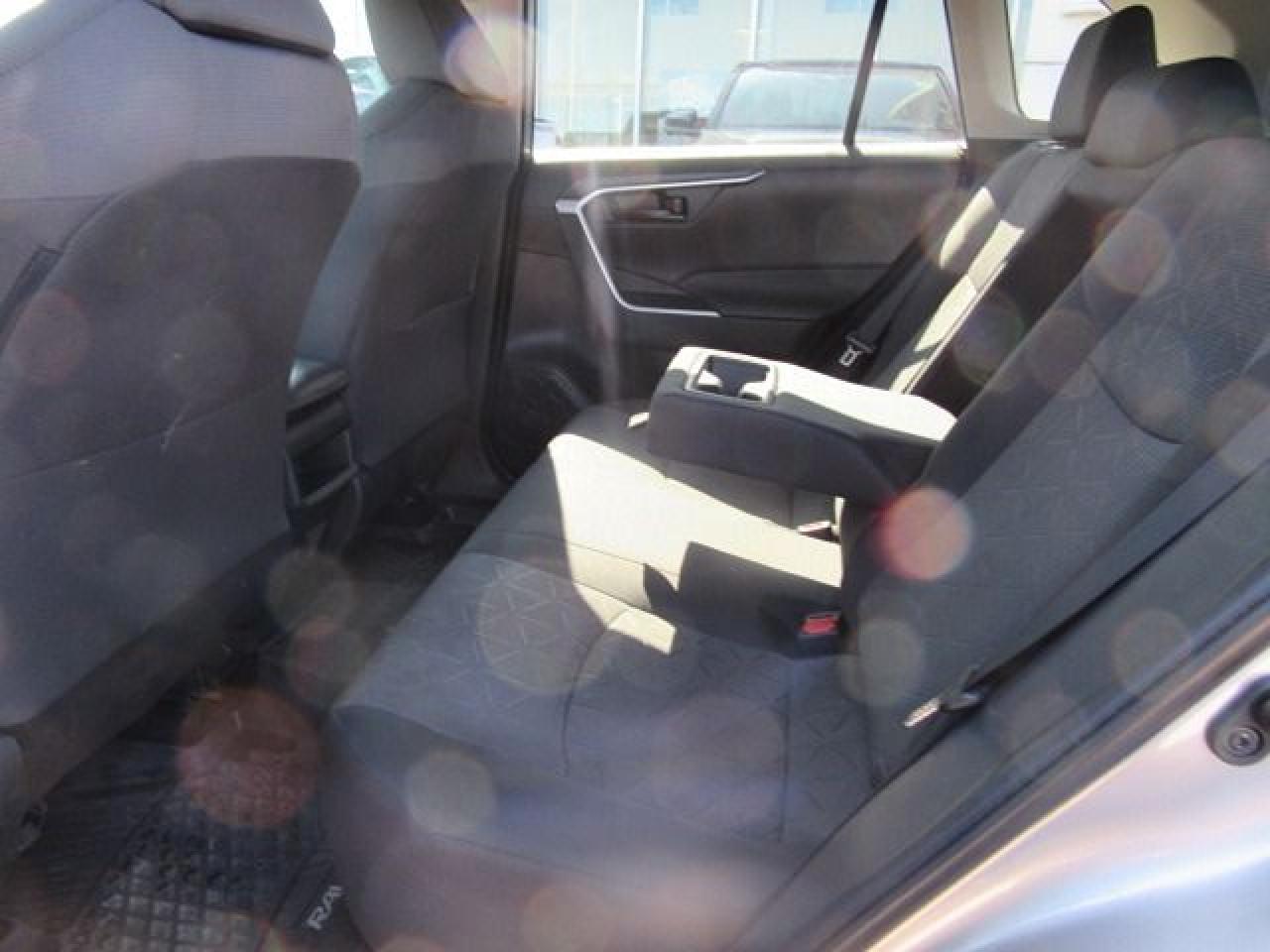 2021 Toyota RAV4 LE - Photo #15