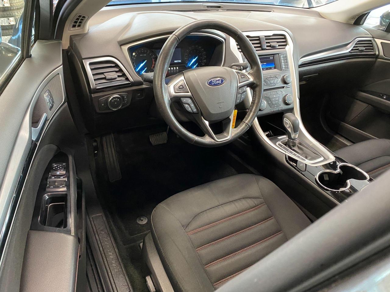 2016 Ford Fusion SE+Camera+Heated Seats+New Tires+ACCIDENT FREE - Photo #17