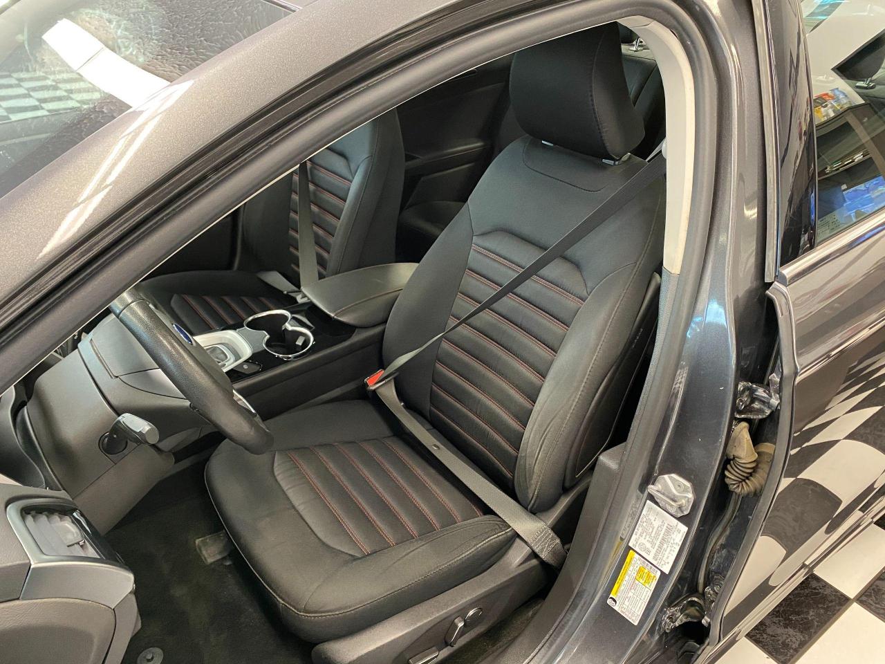 2016 Ford Fusion SE+Camera+Heated Seats+New Tires+ACCIDENT FREE - Photo #19